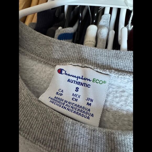 Champion Eastern Kentucky University Sweatshirt - Picture 2 of 2